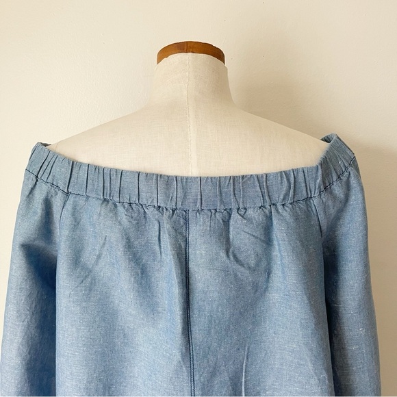 Free People Show Me some Shoulder Chambray top size Medium - Picture 6 of 7